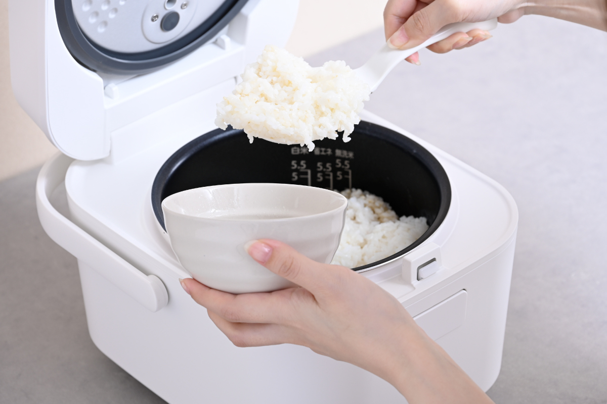 商品情報_マイコン式炊飯器（5.5合炊き） | 山善の商品情報サイト
