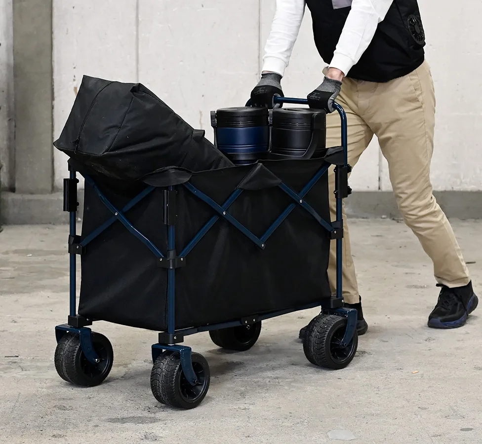 荷物をまとめて運べるハンドル付きバスケットキャリー